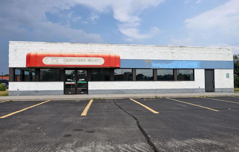 Janesville Gas Station Next to Rock County Complex to Become Grocery, Sandwich Shop